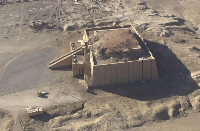 الزقورات.. الرافدين بأسرارها Ziggurat di Ur.jpg